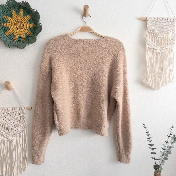 Abercrombie & Fitch Beige Soft Cropped Pullover Sweatshirt Size Small - Picture 2 of 4